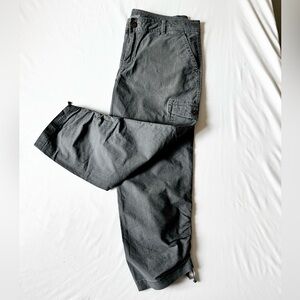 Eddie Bauer women’s special dyed gray capris size 12, with Rushing at the calf